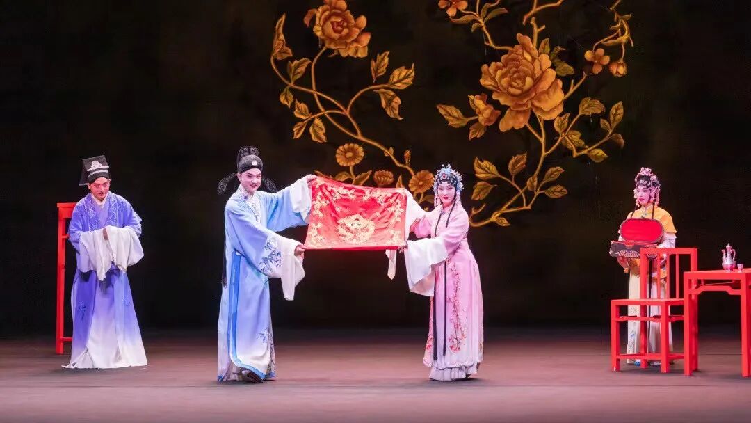新版黄梅戏《罗帕记》作开幕大戏亮相第三届全国戏曲（南方片）会演_文旅频道_新闻中心_长江网_cjn.cn